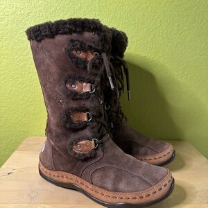 The North Face Waterproof Wabby II Brown Fur Trimmed Boots in Size US Women’s 7